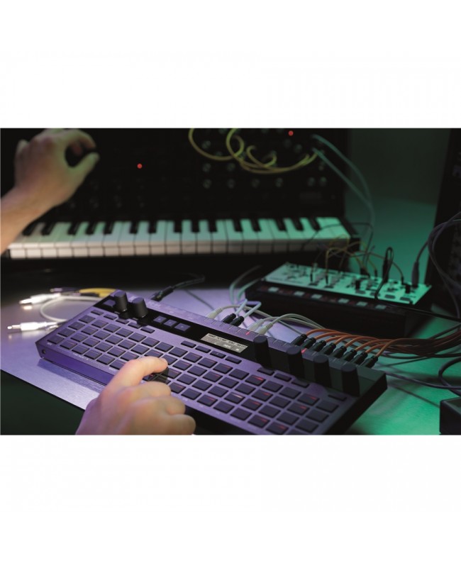 Korg SQ-64