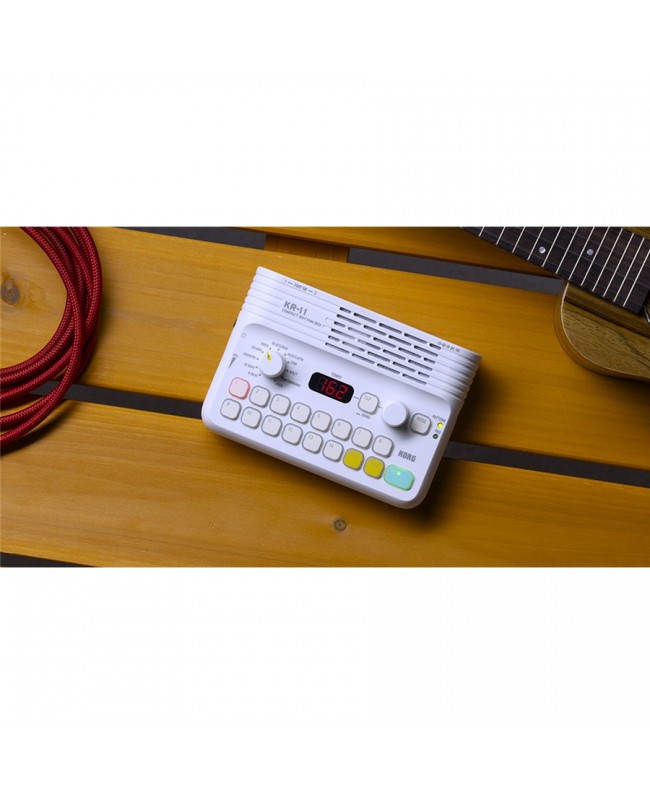 Korg KR-11 Synthesizer