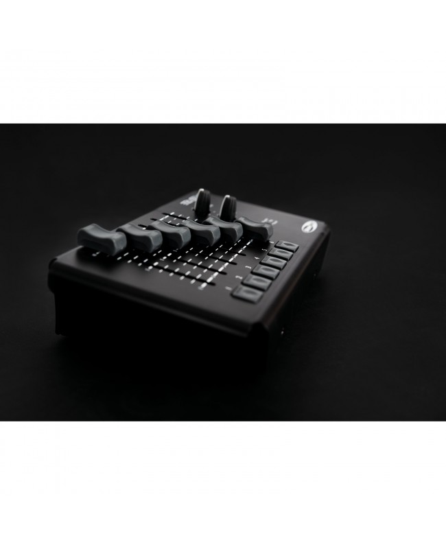 SHOWTEC Easy 6 Mobile DMX controller 6-channel - 3-pin DMX