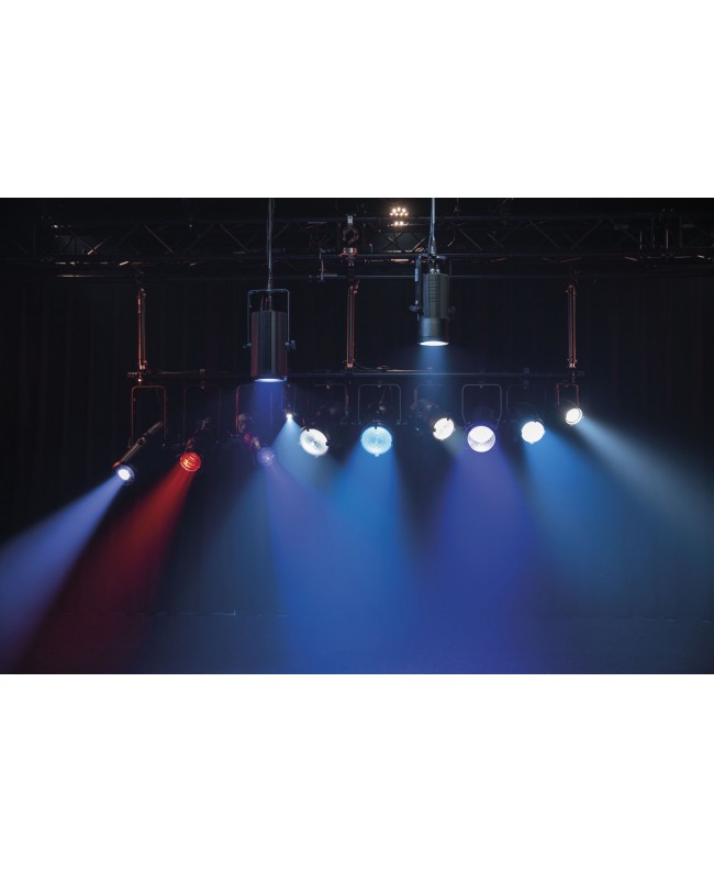 SHOWTEC Performer 2000 RGBAL Compact 240 W RGBAL Theatre LED Fresnel Fresnel