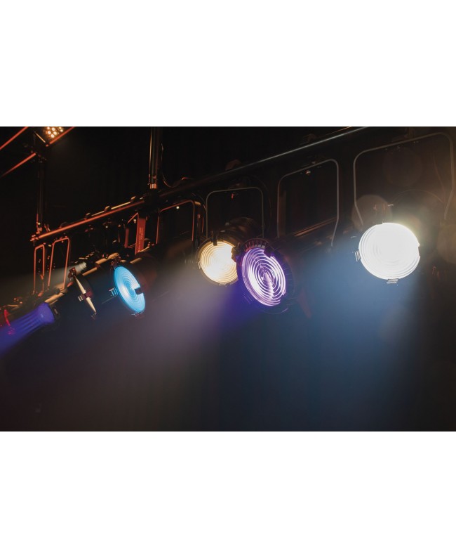 SHOWTEC Performer 2000 RGBAL Compact 240 W RGBAL Theatre LED Fresnel Fresnel