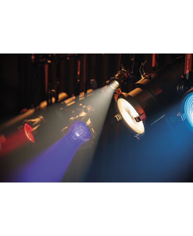 SHOWTEC Performer Profile 700 Q6 Sagomatori