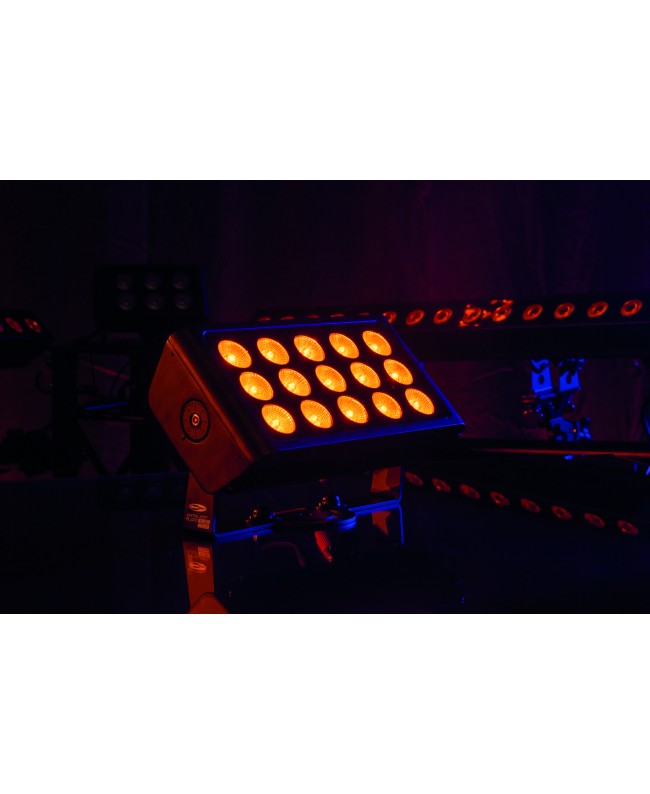 SHOWTEC Cameleon Flood 15 Q6 Tour LED Fluter