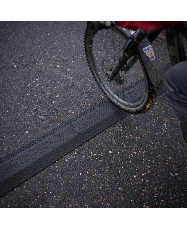 Defender XPRESS 100 BLK RETAIL Cable Protectors